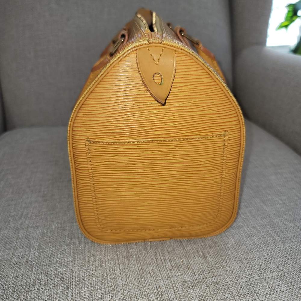 Louis Vuitton Epi Speedy 25 Yellow - Picture 15 of 16